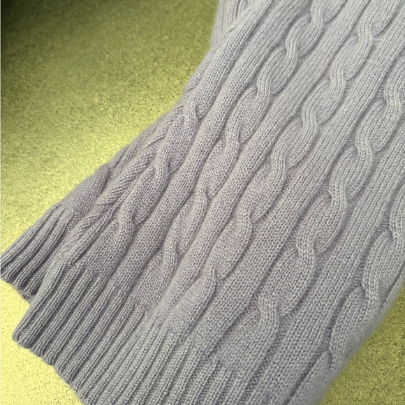 Ralph Lauren Black Label Lavender V-Neck Sweater - Picture 3 of 3